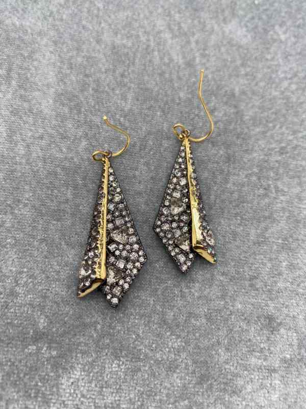 レディース イヤリング 金属 ジルコニア 装飾 カジュアル ファッション 日常使い スタイリッシュ アク..