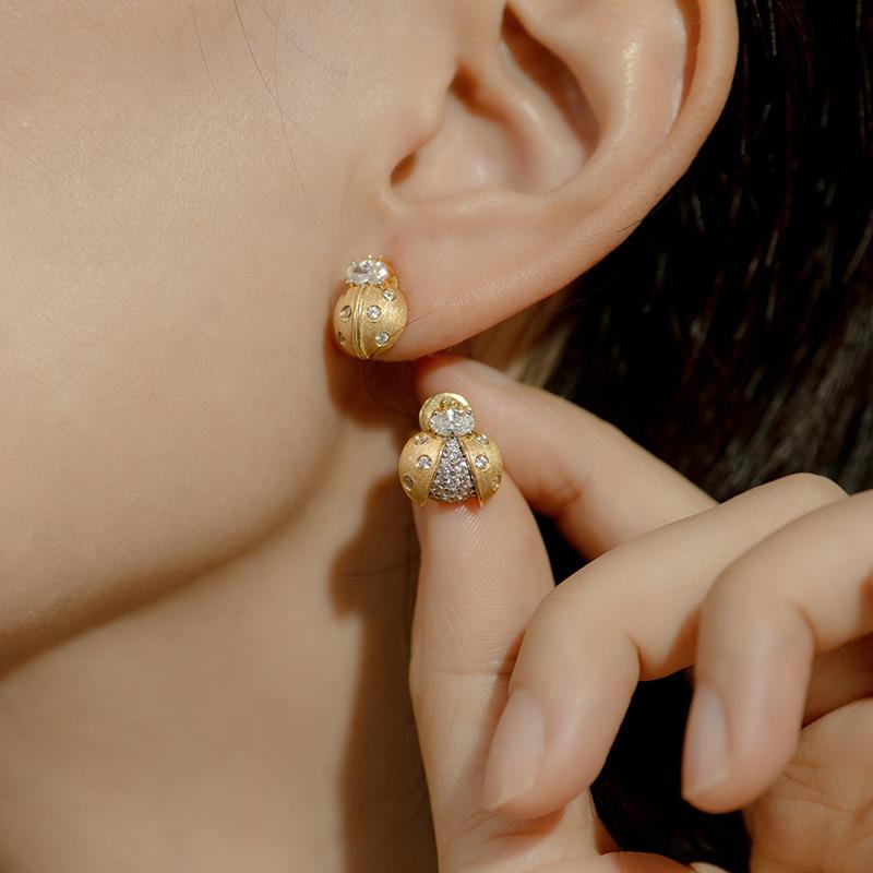 レディース ピアス 瓢虫モチーフ 七星デザイン 高級感 ブラシ加工 精致 AB款 イヤリング アクセサリー ..