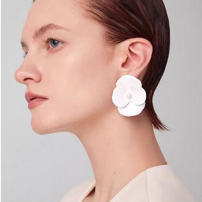 イヤリング レディース 春夏 ポピー ホワイト 花モチーフ 気質 高級感 ユニーク デザイン 耳飾り 軽や..