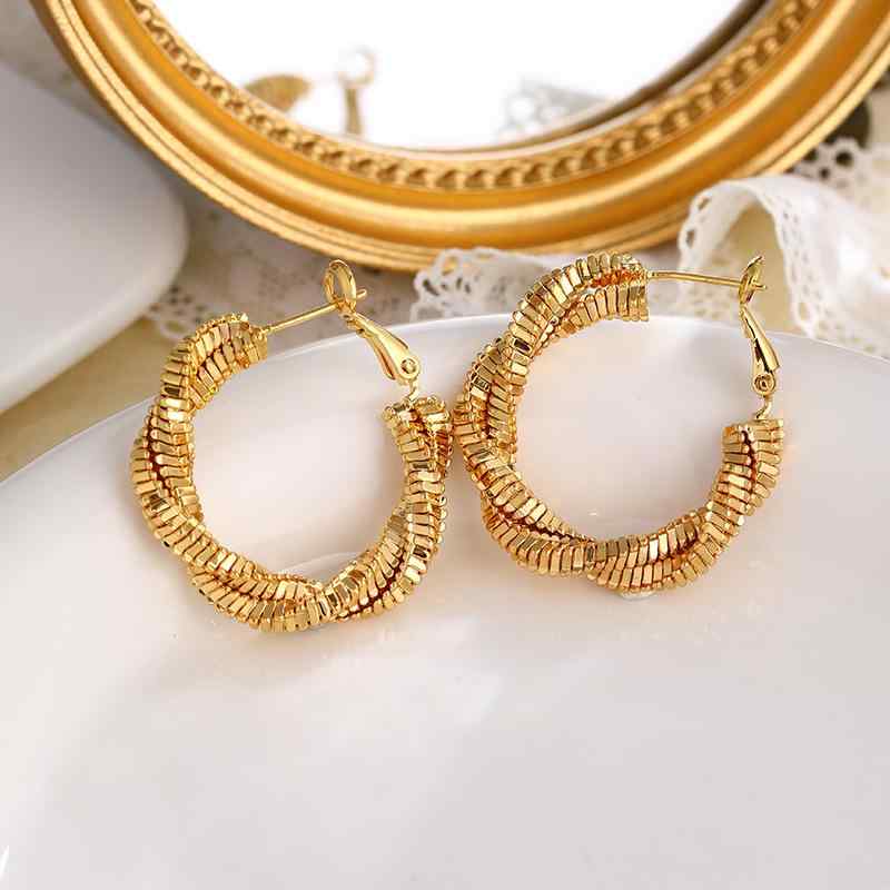 イヤリング レディース シルバー 金属 細かい粒子 巻きつき 三つ編み風 クール 個性 高級感 インスタ風 耳カフ 銀針 アクセサリー