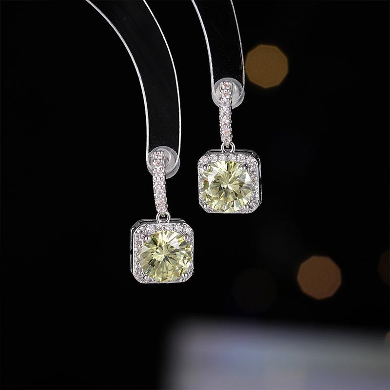 SWAROVSKI - レディース ピアス イヤースタッド 黄色 ジルコニア スクエア型 小さめ かわいい 清新 シンプル 百搭 高級感 S925 シルバー 針 耳飾り 女性用