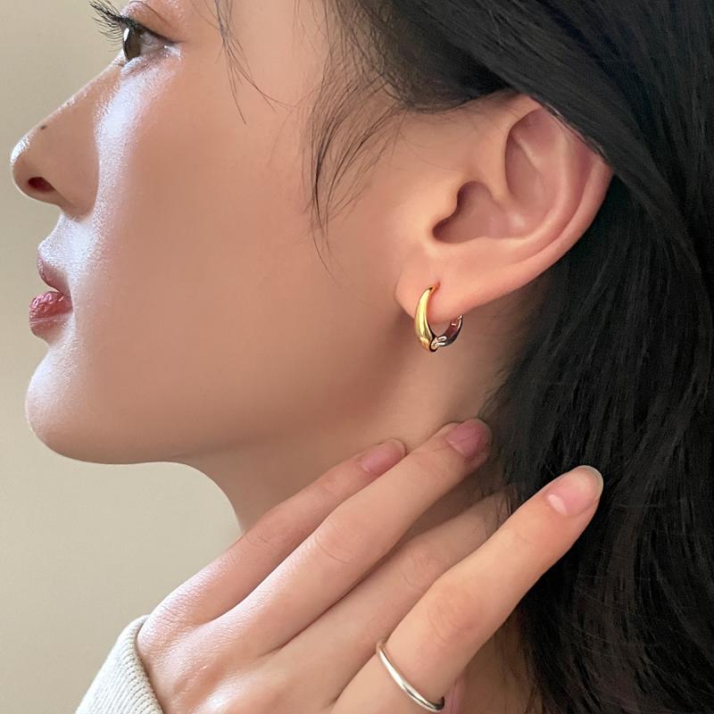 SWAROVSKI - レディース イヤリング 香港風 レトロ デザイン 金銀 コントラストカラー 高級感 エレガント コーディネートしやすい 銀針耳輪 イヤーカフ