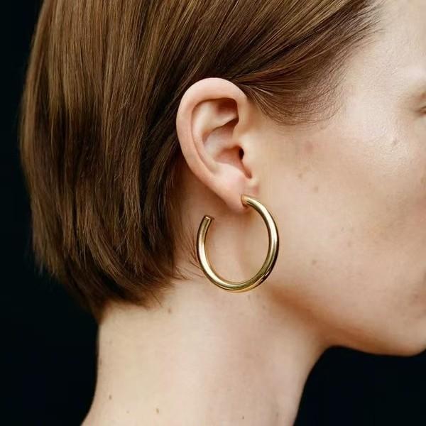 レディース イヤリング 金色 銀色 光沢 丸型 ホロー シンプル クール風 個性的 インフルエンサー 韓国..