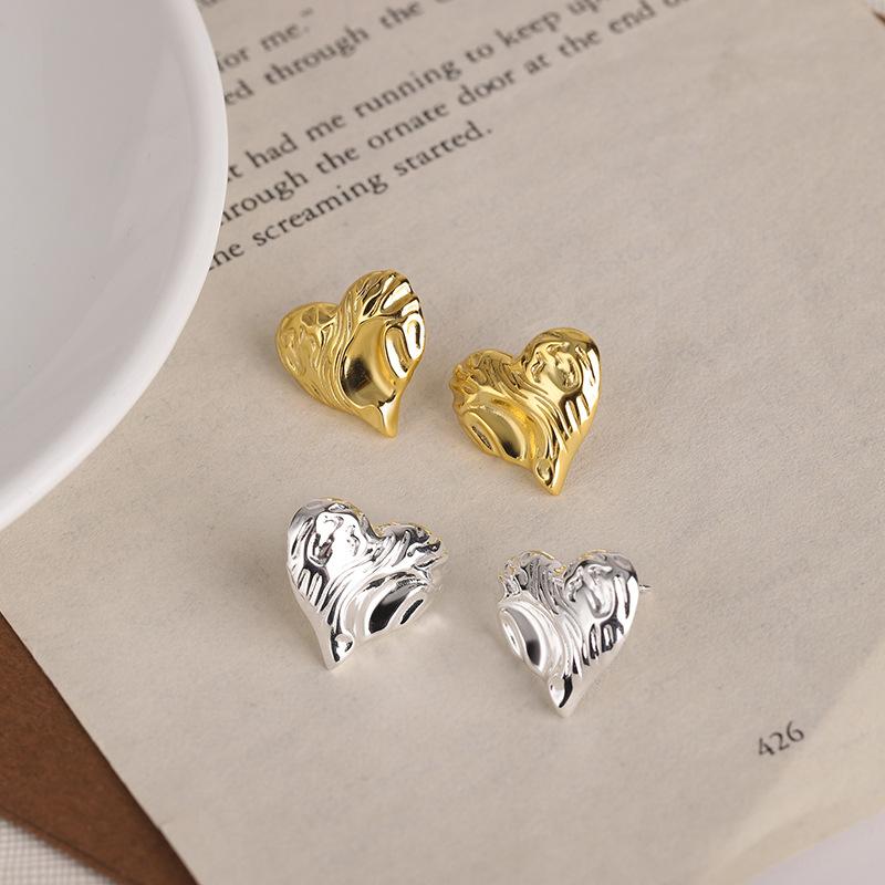 スタッドピアス レディース 高級感 925純銀 ハート形 不規則 プリーツ テクスチャー 韓国風 アクセサリー ジュエリー 耳飾り シンプル 日常使い ギフト シルバー ファッション 女性向け モダン デザイン