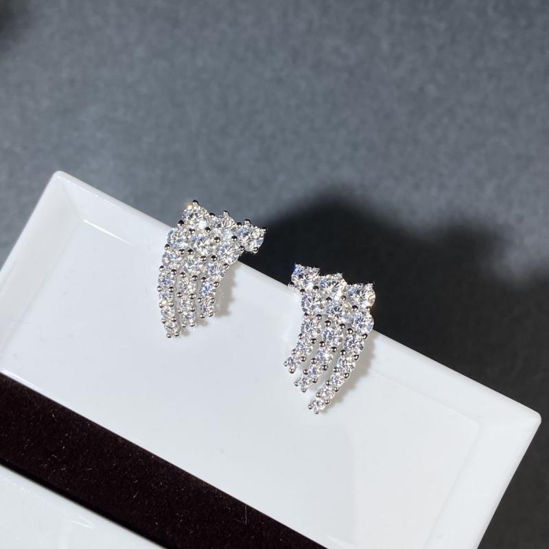Other - ピアス レディース 純銀 ジルコニア 翼モチーフ フルパヴェ シンプル 耐久性 インスタ風 ファッション アクセサリー 日常使い モダン 輝き 繊細 デザイン 女性向け 耳飾り スタッド イヤーカフ 風合い 質感 長持ち コーディネート トレンド