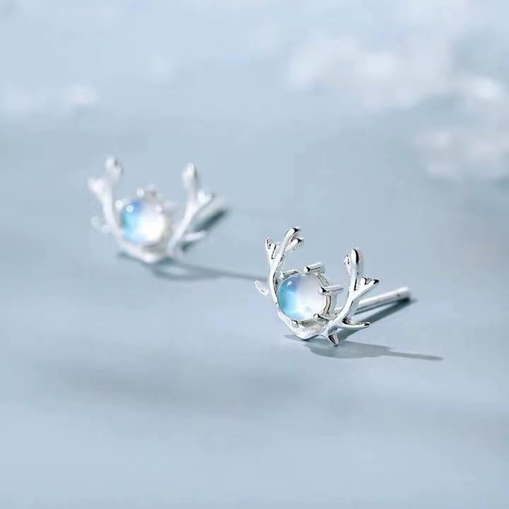 レディース イヤースタッド 小鹿モチーフ 925シルバー 高級感 色褪せない 耳穴ケア ユニーク ファッシ..