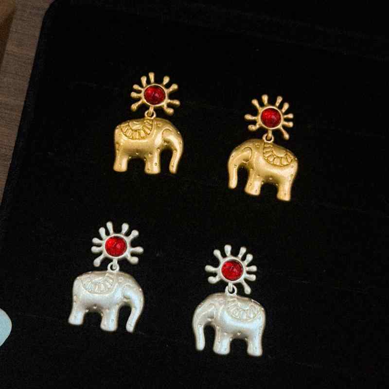 イヤリング レディース バカンス風 高級感 925シルバー針 デザイン性 ニッチ 象牙モチーフ 軽量 日常使い 旅行 アクセサリー ファッション 耳飾り 銀針 スタイリッシュ