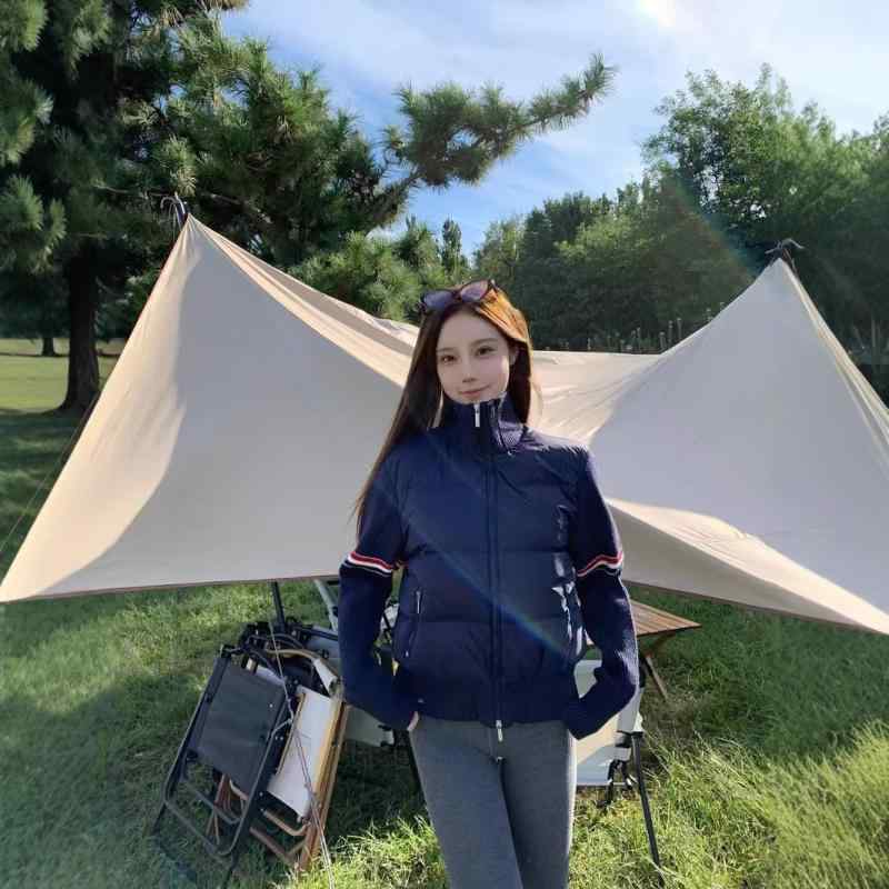 ダウンジャケット レディース 秋冬 スタンドカラー ライン入り カラー袖 ニット切り替え ホワイトダックダウン 軽量暖か カジュアルアウター 通勤 通学 アウトドア 吸湿速乾 コットン混 ブラック グレー系