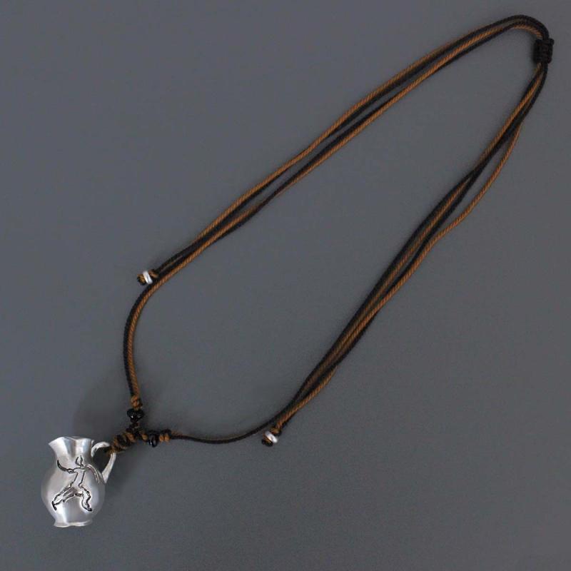 レディース ネックレス 彫刻 酒壺 モチーフ 復古 デザイン 高級感 ロング チェーン 調整可能 セーター アクセサリー ユニセックス 日常使い ギフト ラッキーアイテム