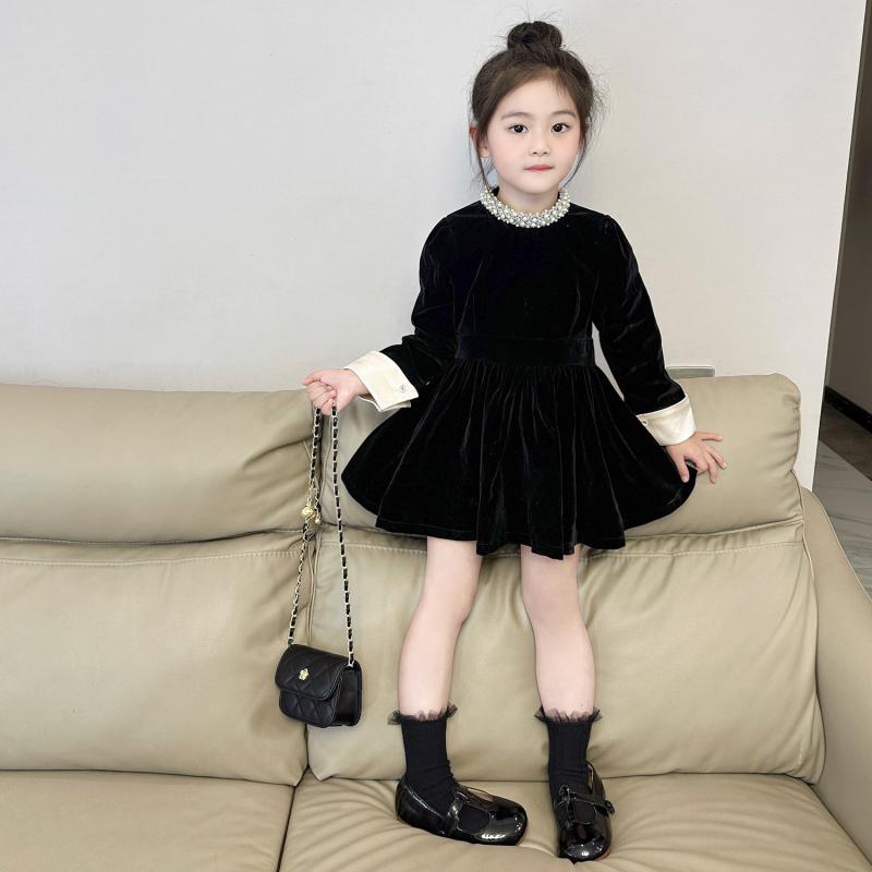 ワンピース キッズ 女児 秋冬 パールネック ベルベット 小黒ドレス 礼服 暖か裏地 高級感 気質 フォー..