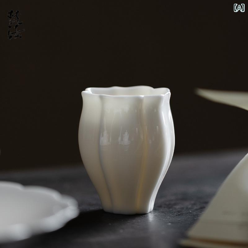 くらしのセロネの茶器 茶杯 湯呑み 中国茶器 白磁 チューリップ型 花形 煎茶器 お茶碗 磁器 高級 上品 和食器 来客用 ギフト 贈り物 プレゼント ホワイト 白 おしゃれ シンプル モダン キッチン雑貨｜アングル2