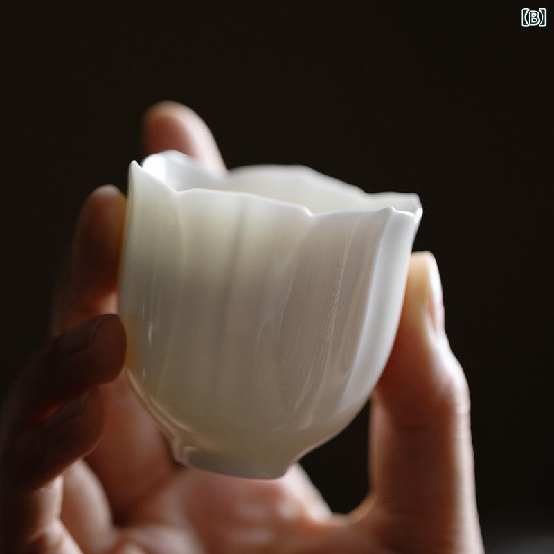 くらしのセロネの茶器 茶杯 湯呑み 中国茶器 白磁 チューリップ型 花形 煎茶器 お茶碗 磁器 高級 上品 和食器 来客用 ギフト 贈り物 プレゼント ホワイト 白 おしゃれ シンプル モダン キッチン雑貨｜アングル3