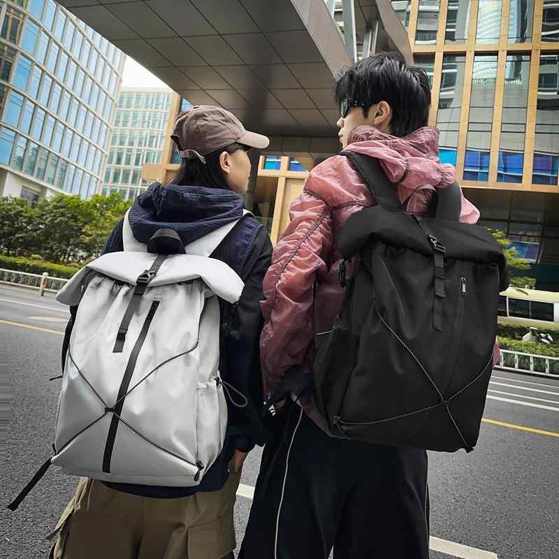 Rakuten - リュック 男女兼用 登山 軽量 機能 防泼水 旅行 アウトドア 大容量 PC 収納 バックパック ハイキング トレッキング スポーツ デイパック 防水 耐久 日常使い 徒歩 通勤 サイクリング