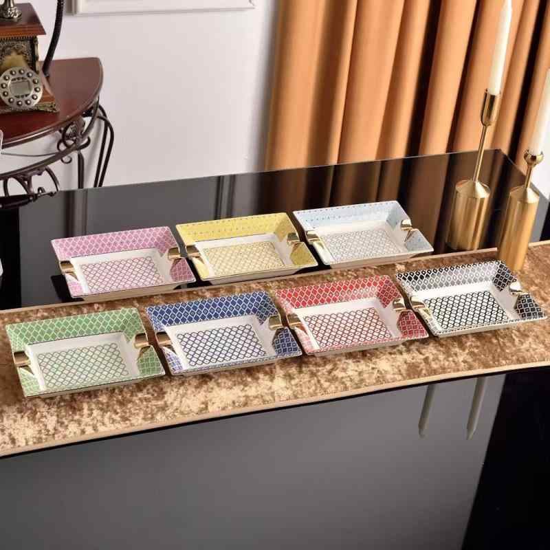 煙灰皿 家庭用 セラミック ヨーロッパ風 ロシア風 大型 高級感 リビング KTV シガー 個性 室内 トレンド デザイン 陶器 灰皿 シガレット アッシュトレイ ユニセックス 通年 吸い殻入れ デスク インテリア モダン クラシック 欧風 東欧スタイル