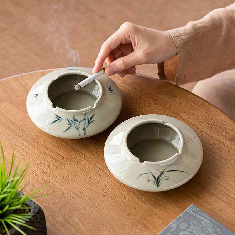 灰皿 手描き レトロ 高級感 陶器 クリエイティブ 家庭用 リビング オフィス 防灰飛び インテリア雑貨 ユニセックス 通年