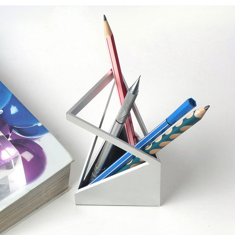 ペン立て 北欧風 高級感 金属製 クリエイティブ 建築デザイン オフィス 玄関 デスクトップ 収納 置き物..