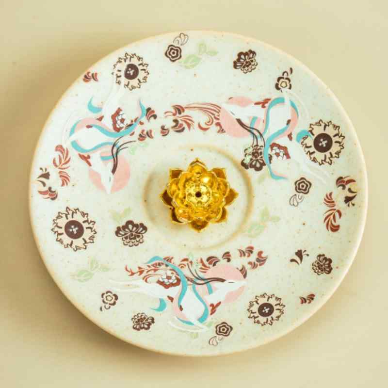 お香立て 敦煌九色鹿 デザイン 線香用 灰受け トレイ 不落灰 機能 国風 文創 蓮花 香座 茶道 薫香 インテリア ギフト アイテム 東洋 モチーフ 伝統 工芸 風 置物 デコレーション 部屋 飾り 香り ディフューザー 代替 禅 空間 演出 アイテム