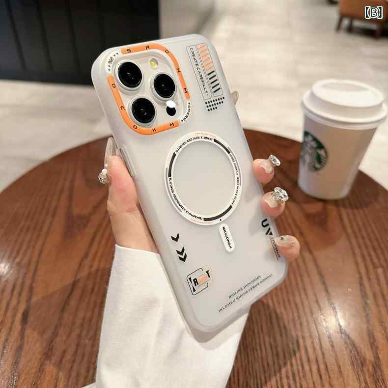 スマホケース iPhone 16 Pro Max 対応 磁気吸着 マット加工 高級感 保護カバー トレンド iPhone 15 iPhone 14 ファッション 耐衝撃 スリム スタイリッシュ 日常使い 通勤 通学