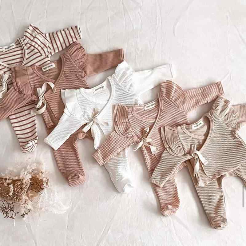 ベビー寝間着 女の子 新生児 秋冬 綿100パーセント ニット生地 ドローストリング付き 2ピースセット 足カバーパンツ 暖か 柔らかい肌触り 室内就寝着