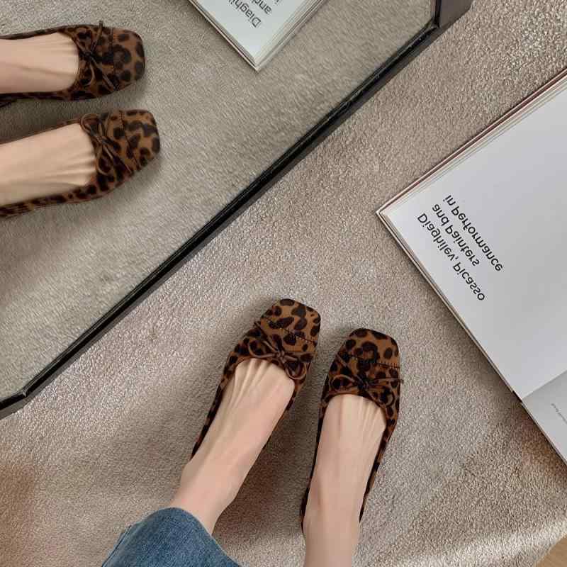 レディース パンプス スクエアトゥ ローモデル リボン ヒョウ柄 太ヒール 防滑 本革 インフルエンサー