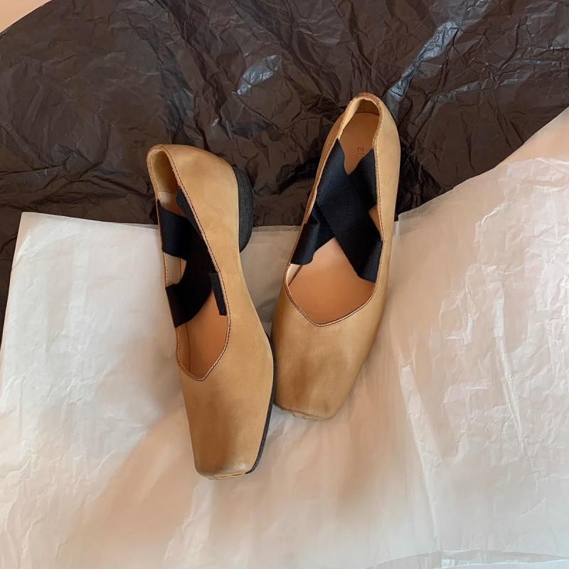 レディース バレエシューズ スクエアトゥ クロスストラップ ピッグノーズ ローカット レトロ フラット ..