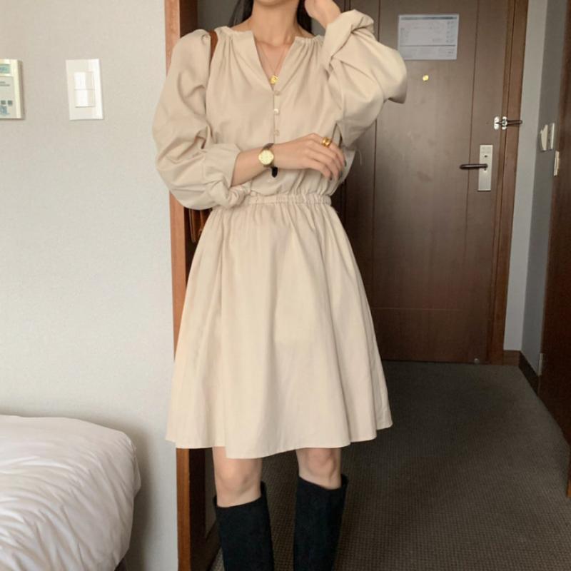 乐天商城 - レディース ワンピース Vネック 細見え パフスリーブ ウエストマーク シェルボタン レトロ 上品 シンプル きれいめ 大人可愛い 通勤 春 ロング丈