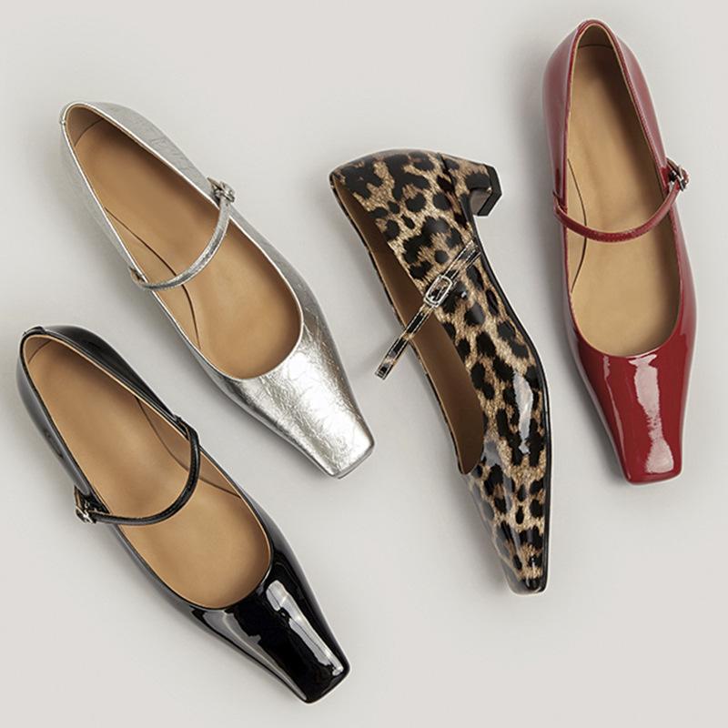 メアリージェーンシューズ レディース ヒョウ柄 羊革 漆皮 浅口 ストラップ スクエアトゥ ローヒール エレガント 日常使い コーディネート 万能 軽量 快適 通勤 通学 秋冬 春夏