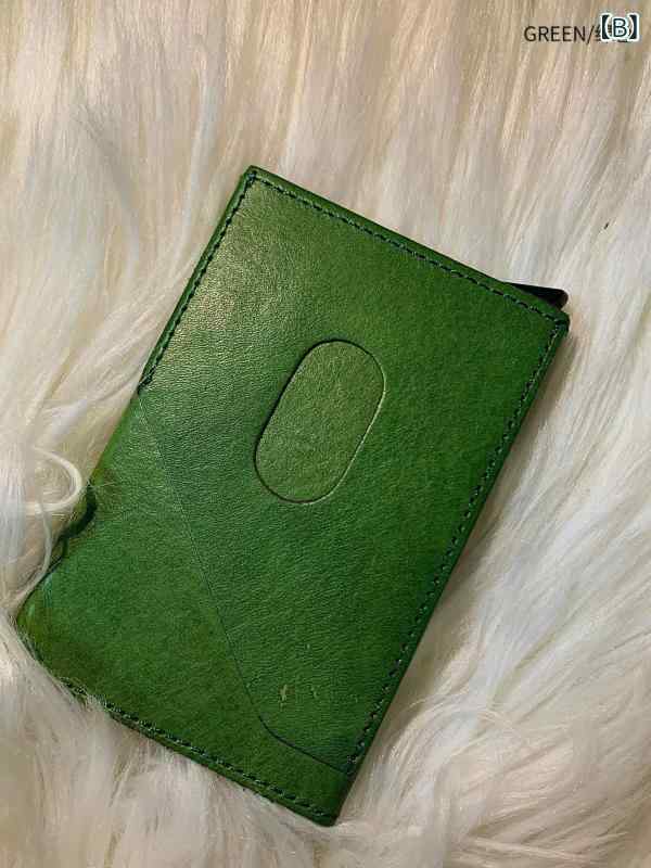 名刺入れ 男女兼用 RFID 盗難防止 牛革 植鞣皮 本革 自動ポップアップ カードホルダー ビジネスカードケース 革製 コンパクト 収納 機能性 日常使い 財布 代替 スリム デザイン 高品質 耐久性 スタイリッシュ アクセサリー