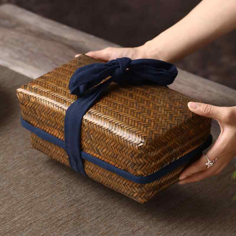 竹編み 男女兼用 レトロ 収納バッグ 手作り 日式 竹籠 布袋 インテリア 置物 ディスプレイ 飾り 天然竹 素材 伝統工芸 アンティーク ヴィンテージ スタイル エコフレンドリー ホームデコレーション リビング キッチン クラフト