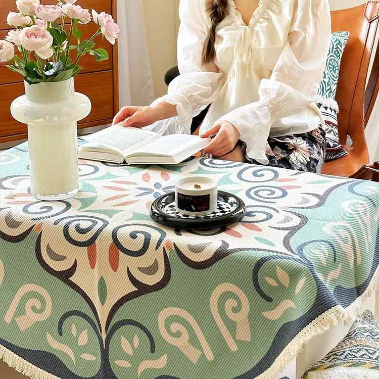 ラウンドテーブルクロス フリンジ 綿麻 レトロ 高級感 ダイニング リビング ローテーブル ベッドサイド マット 家庭用 テーブルマット サイドテーブル コットンリネン 復古デザイン