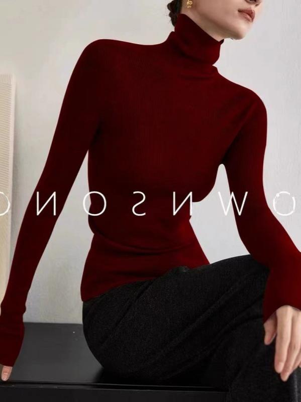 秋冬 レディース 赤 ハイネック シームレス 長袖 ニットセーター インナー トップス 修身 レイヤード 編み込み 暖かみ ボディフィット ベースレイヤー 暖房内衣 重ね着 日常使い 通勤 通学 室内着 軽量 伸縮性 高品質 柔らかい 肌触り 無縫製 一