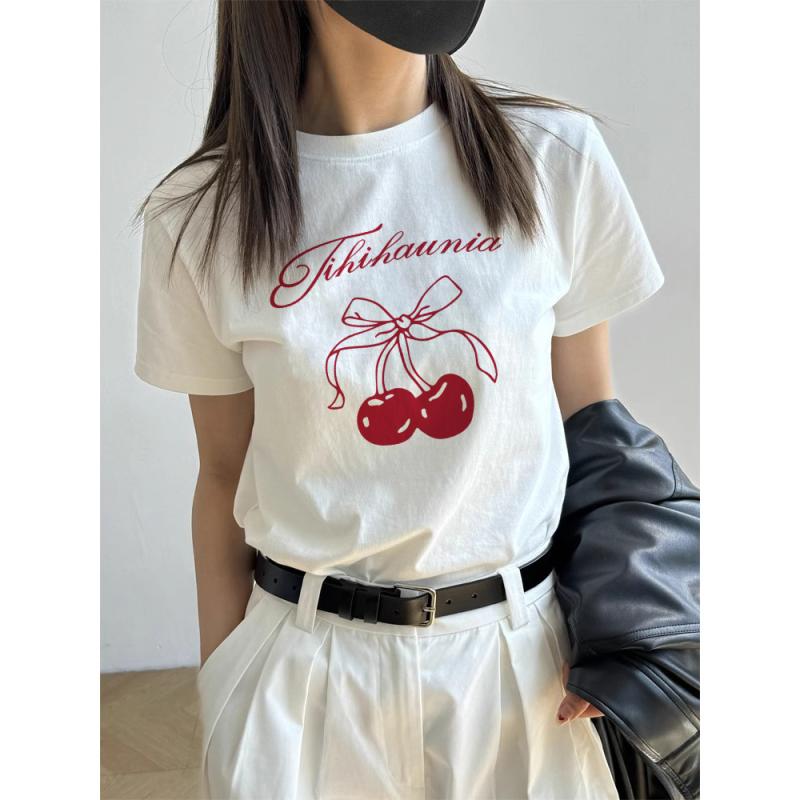 ・素材: コットン95%以上・袖丈: 半袖・加工: ノンアイロン・シルエット: ルーズ・着丈: ミドル(50cm超65cm以下)・襟型: クルーネック・袖型: 標準袖・デザイン要素: プリント・カラー: ホワイト・サイズ: S,M,L,XL...