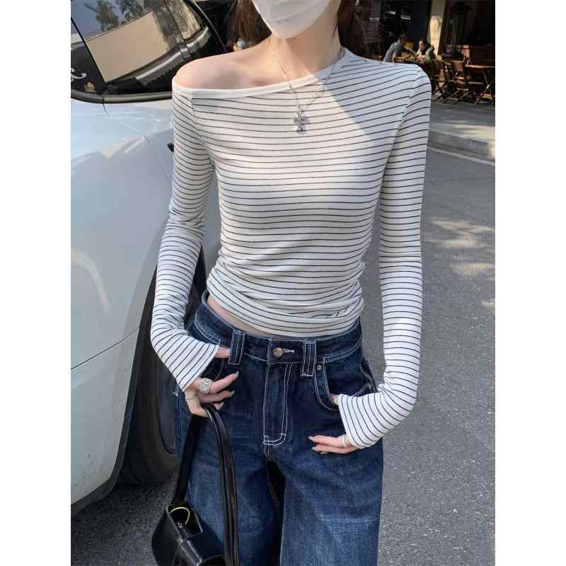 ・素材: ポリエステル・パターン: ストライプ/チェック・袖丈: 長袖・加工: ノーアイロン・シルエット: スリム・着丈: ミディアム・襟型: Vネック・袖型: ストレート・デザイン要素: コントラストカラー・カラー: グレーストライプ,ホ...