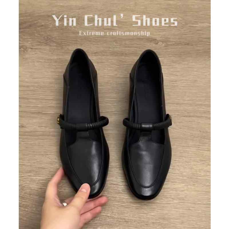 ・つま先形状: ラウンド・アッパー素材: 合成皮革・スタイル: シンプル・対象性別: 女性・ヒール高: 3cm以下・柄: 無地・カラー: ブラック・サイズ: 35,36,37,38,39,40・アウトソール素材: ラバー・ライニング素材: ...