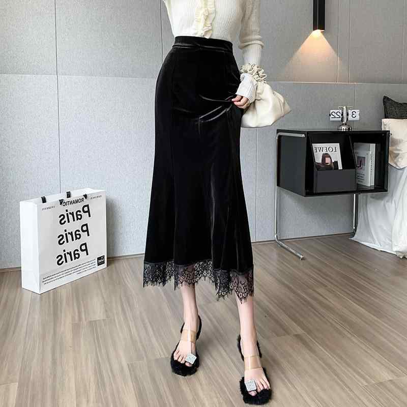 {"result": "秋冬 レディース マーメイドスカート レース花辺 魚尾デザイン 包臀 半身スカート ベルベット素材 ブラック シンプル 気質 フィット スタイリッシュ 膝丈 ロング丈 膝下丈 膝上丈 ミディ丈 タイトスカート 膝丈スカート ロン