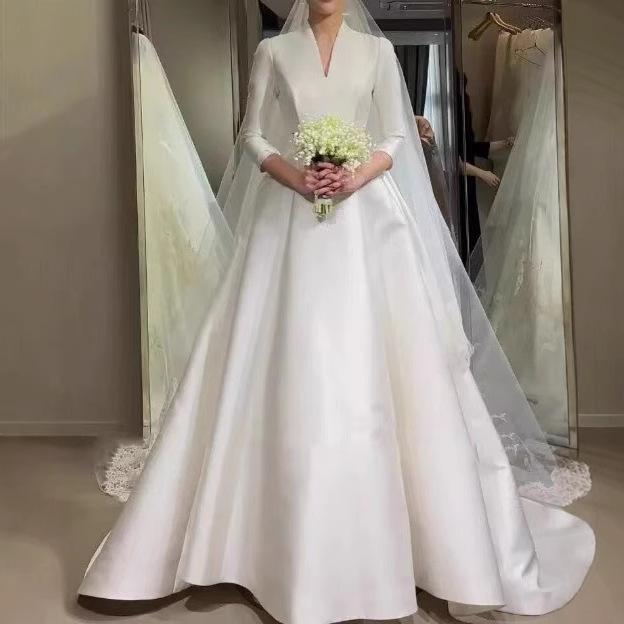 乐天商城 - ウェディングドレス 新婦 長袖 ホワイト 秋冬 フレンチ スタイル 高級感 シンプル デザイン スタイリッシュ エレガント モダン ファッション 結婚式 フォーマル