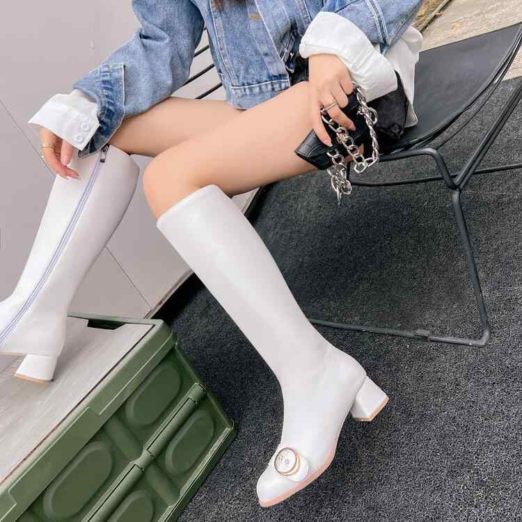 ・アッパー素材: PU革・ソール素材: ラバー・対象性別: 女性・スタイル: シンプル・トゥ形状: ラウンドトゥ・ヒール形状: スクエアヒール・ヒール高: 3-5cm・ブーツタイプ: ライダーブーツ・装飾: ベルトバックル・筒丈: ミッドカーフ・着脱方法: サイドジッパー・パターン: 無地・ライニング素材: 薄いベルベット・カラー: ホワイト,ライトブラウン,ブラック,レッド・サイズ: 36,37,38,39,40,41,42,43・対象年齢: 成人