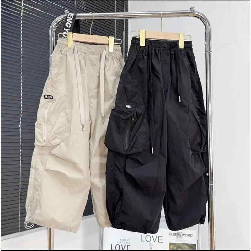 キッズ ボーイズ カーゴパンツ 春夏 男児 薄手 速乾 防蚊 ゆったり 休闲 子供用 ワークパンツ 吸湿速乾..