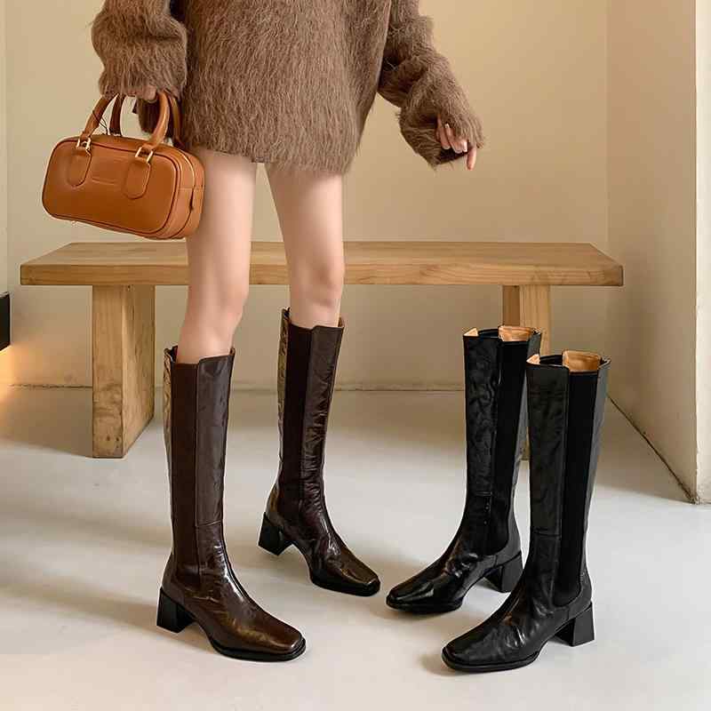 ロングブーツ レディース 秋冬 スエード 羊皮 スクエアトゥ 太ヒール バックジッパー シンプル ライダースタイル ベーシック 汎用 通勤 デイリー 履きやすい ロング丈 女性用 足元おしゃれ コーデしやすい 暖か素材 耐久性 スタイリッシュ 足長効果