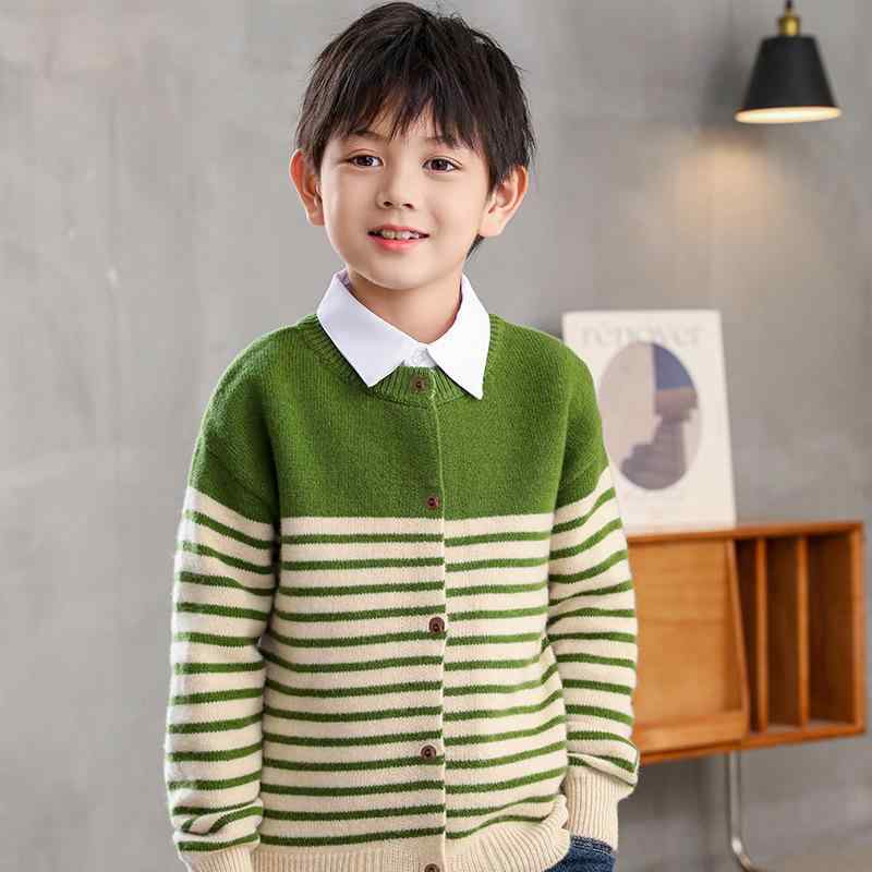 ・性別: ユニセックス・スタイル: シンプル・対象年齢: 3-8歳・対応身長: 110cm,120cm,130cm,140cm,150cm・糸の太さ: 普通・厚み: 厚手・袖丈: 長袖・閉じ方: シングルボタン・柄: ストライプ,他・デザイン要素: ストライプ,チェック,カーディガン・素材: ウール100%・襟型: クルーネック・フード: なし・色: ブラウン,グリーン,オレンジ,ネイビー・着用方法: プルオーバー