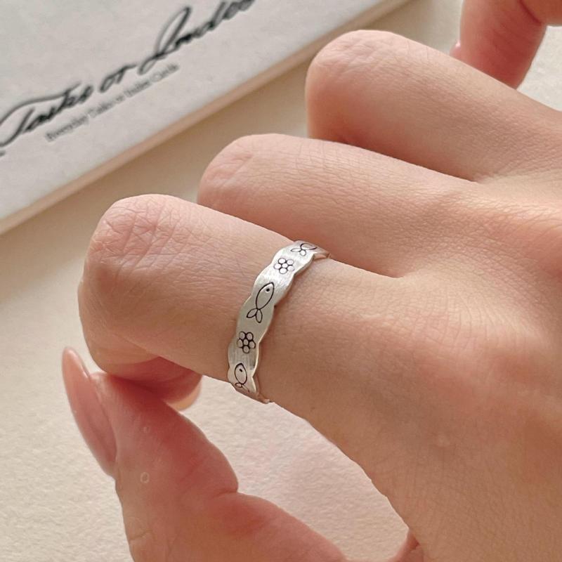 ・素材: 925シルバー・加工: メッキ・性別: 女性用・色: レトロ・モチーフ: 花、小魚・形状: 円形、幾何・スタイル: 韓国風、清新甜美・重量: 2.35g