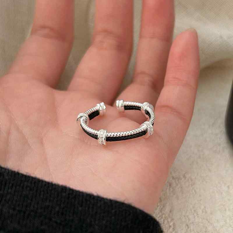 指輪 レディース シンプル 黒紐 純銀 ユニークデザイン エレガント 百搭 日常使い ファッション アクセ..