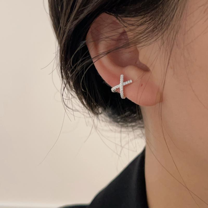 ピアス レディース S925純銀 幾何学 クロス 石付き 高級感 シンプル モダン 気質 耳飾り アクセサリー ジュエリー ファッション 日常使い ギフト 女性向け デザイン 洗練 スタイリッシュ