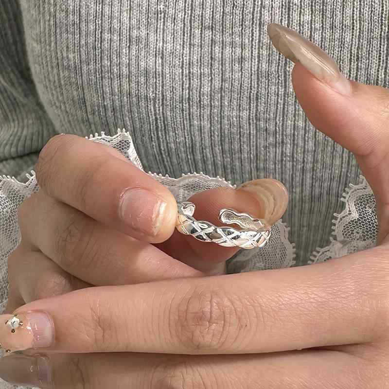 指輪 レディース 純銀 高級感 韓国風 菱形パターン デリケート ユニークデザイン ベーシック アクセサリー ブローチ風 ショール対応 切り替え素材 ジルコニア 装飾 接触冷感なし 通年 部屋着 外出用 軽量 吸湿速乾