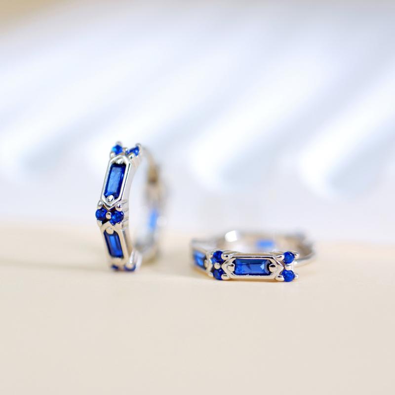 White Coral - イヤリング レディース 925シルバー 宝藍色 ジルコニア 幾何学デザイン ヴィンテージ風 個性的 エレガント アクセサリー 女性用 耳飾り シルバーアクセ ブルージルコニア モダン幾何 気質ピアス風 復古スタイル 上品イヤー 跨境対応 外贸人気