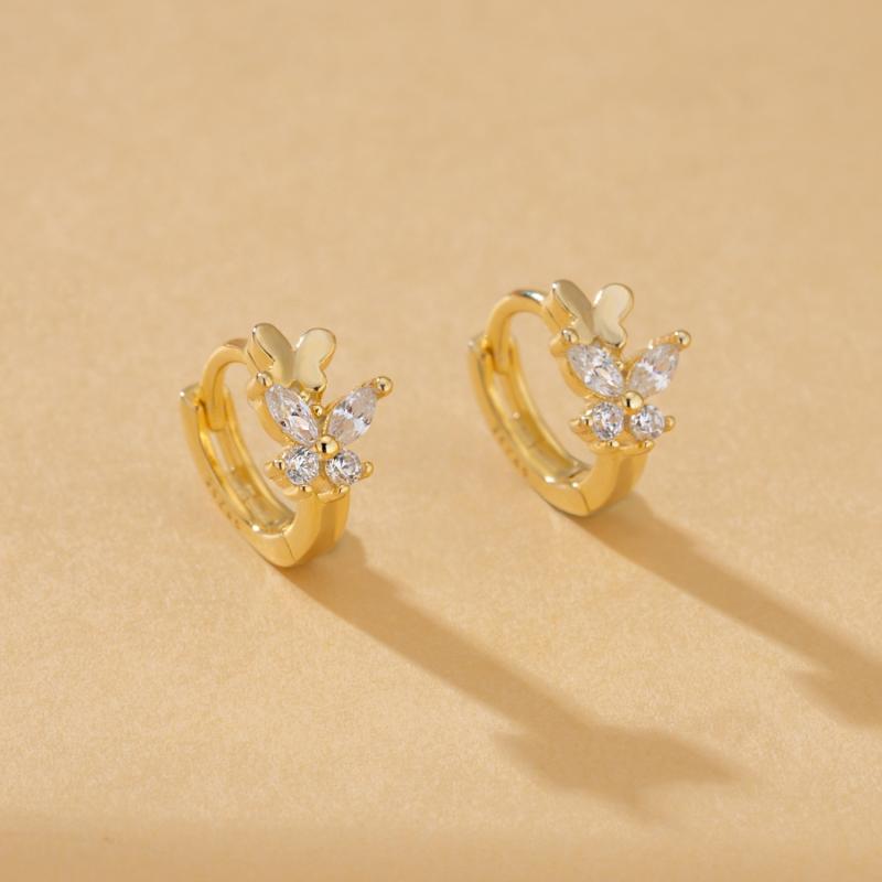 ピアス レディース 純銀 蝶形 ジルコニア スタッド 高級感 シンプル 個性的 デザイン 百搭 万能 日常 ファッション アクセサリー 洗練 モダン 輝き コーディネート 女性用 ジュエリー