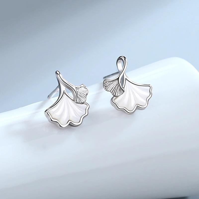 ピアス レディース 純銀 白貝 嵌め込み シンプル ファッション 小众 デザイン スタッド 女性用 耳飾り ..
