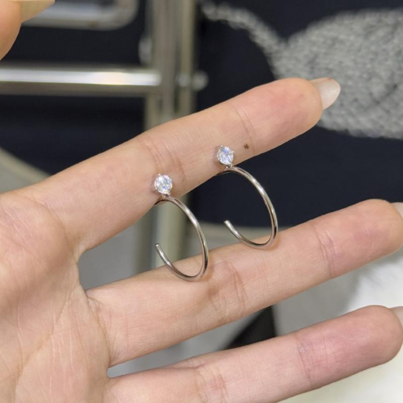 乐天商城 - レディース ピアス 925シルバー シンプル 輪 デザイン 優雅 日常使い アクセサリー 耳飾り 細身 洗練 ギフト ジュエリー モダン スタイリッシュ 軽量 輝き 女性向け ファッション 小物 アクセント トレンド ベーシック コーディネート