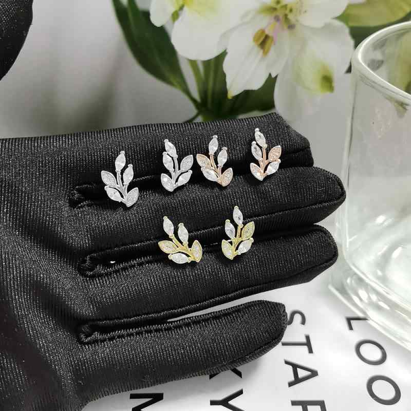 スタッドピアス レディース 葉形モチーフ アレルギー対応 純銀製 イヤースタッド 耳飾り シルバー ゴールド ローズゴールド ナチュラルデザイン アクセサリー ファッションアイテム