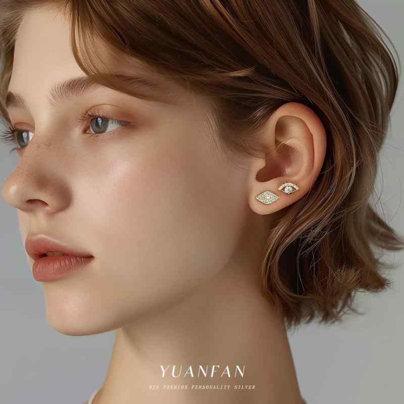 ピアス レディース 925シルバー 悪魔の目 ジルコニア 個性派 高級感 シンプル スタッド 耳飾り 欧米風 ..